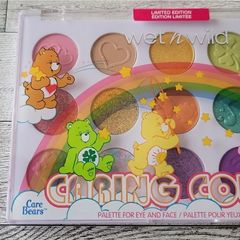 CARE BEARS. Wet N Wild Care Bears Eyeshadow Palette